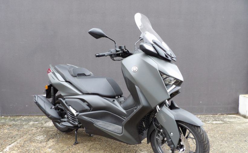 YAMAHA XMAX 125 1
