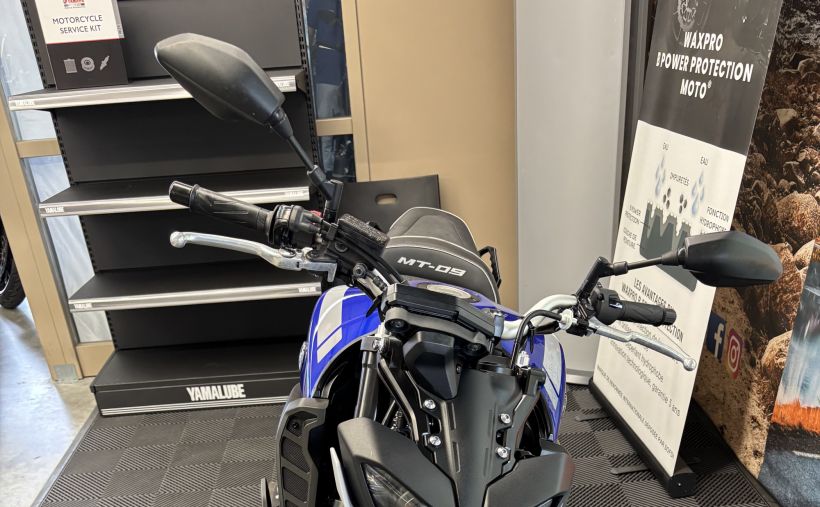 YAMAHA MT-09 3