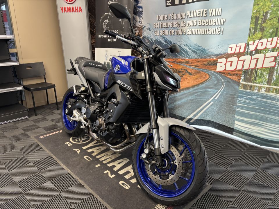 YAMAHA MT-09 1