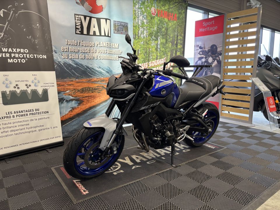YAMAHA MT-09 6