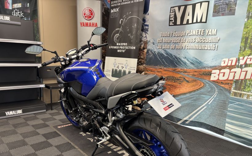 YAMAHA MT-09 7