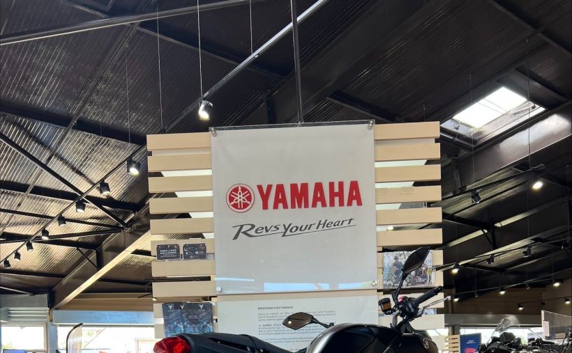 YAMAHA MT-10 2