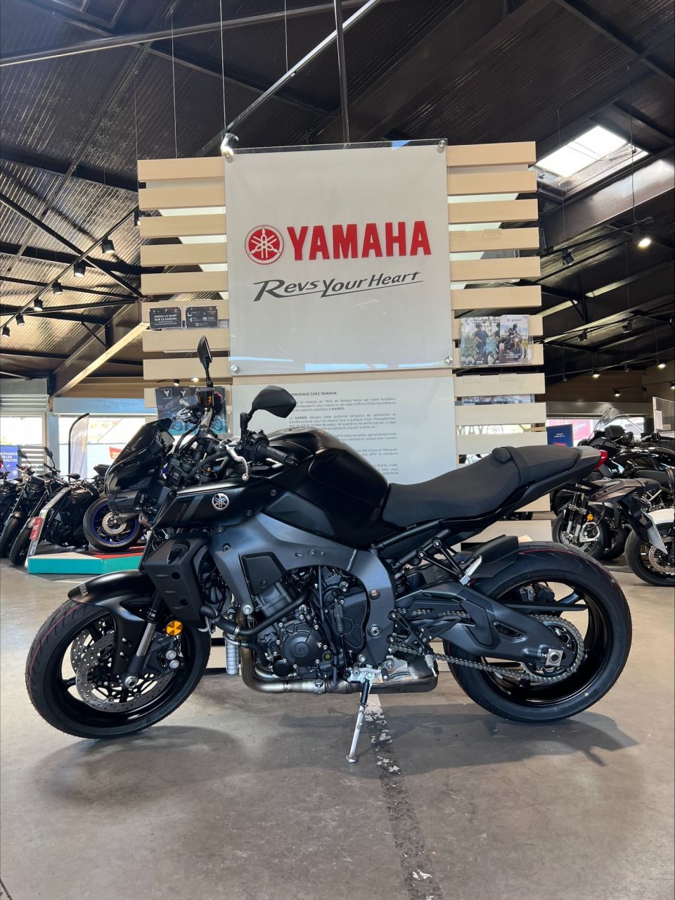 YAMAHA MT-10 1