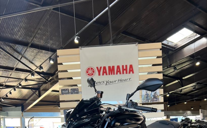 YAMAHA MT-10 0
