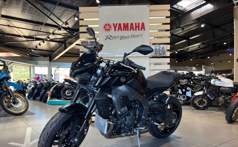 YAMAHA MT-10 7