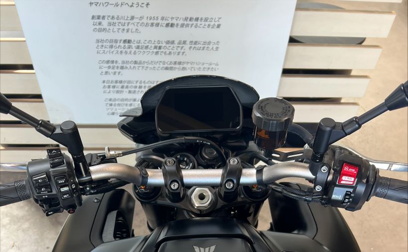 YAMAHA MT-10 3