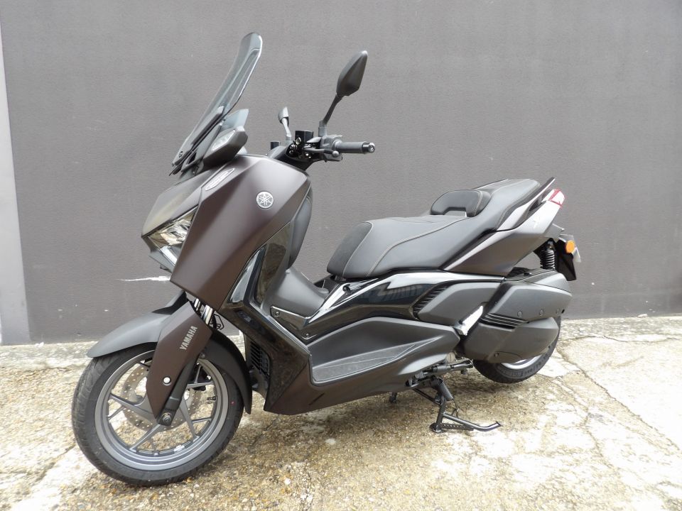 YAMAHA XMAX 300 Tech Max 6