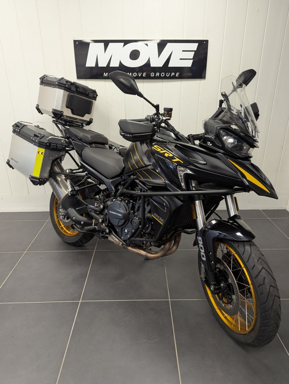 QJ MOTOR SRT 900 SX 1