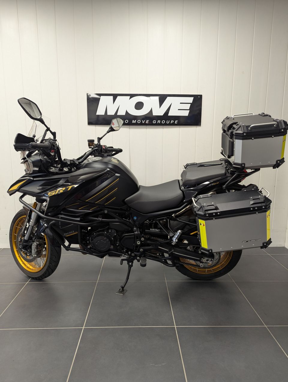 QJ MOTOR SRT 900 SX 4