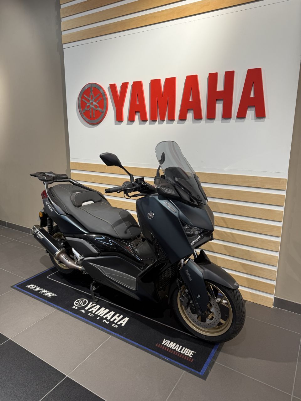 YAMAHA XMAX 300 Tech Max 2