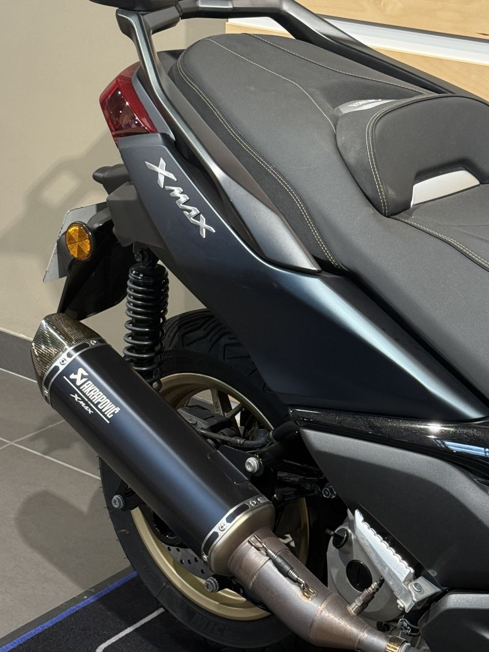YAMAHA XMAX 300 Tech Max 3