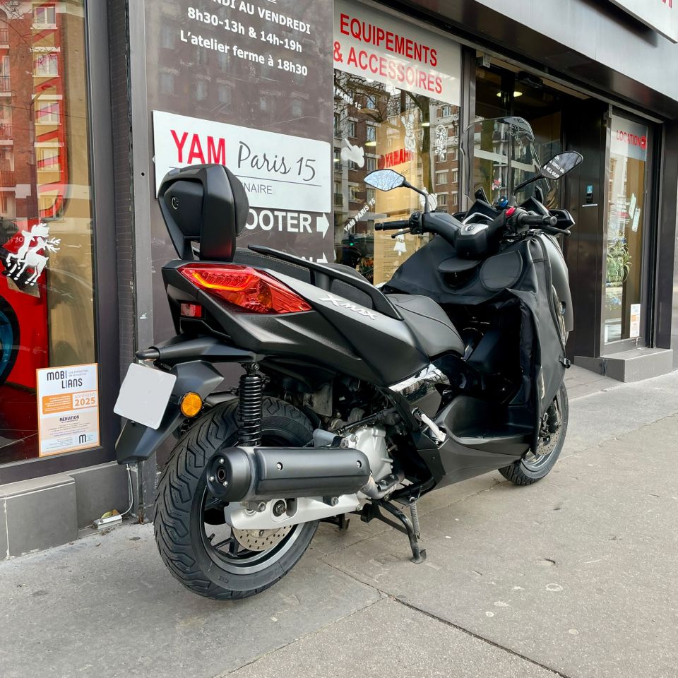 YAMAHA XMAX 125 2