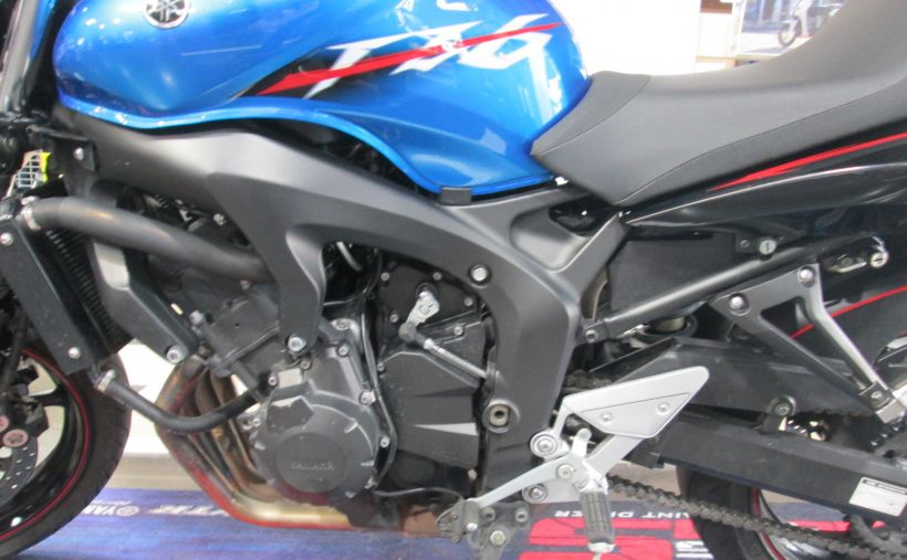 YAMAHA 600 FZ 6 3