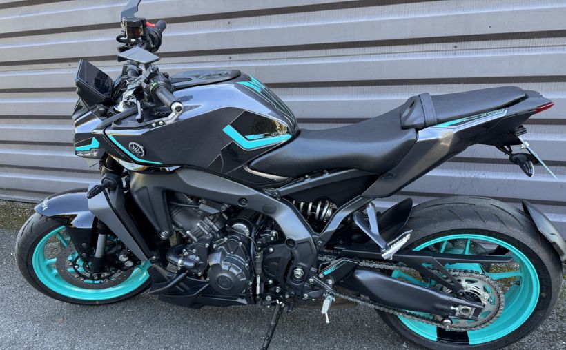 YAMAHA MT-09 1