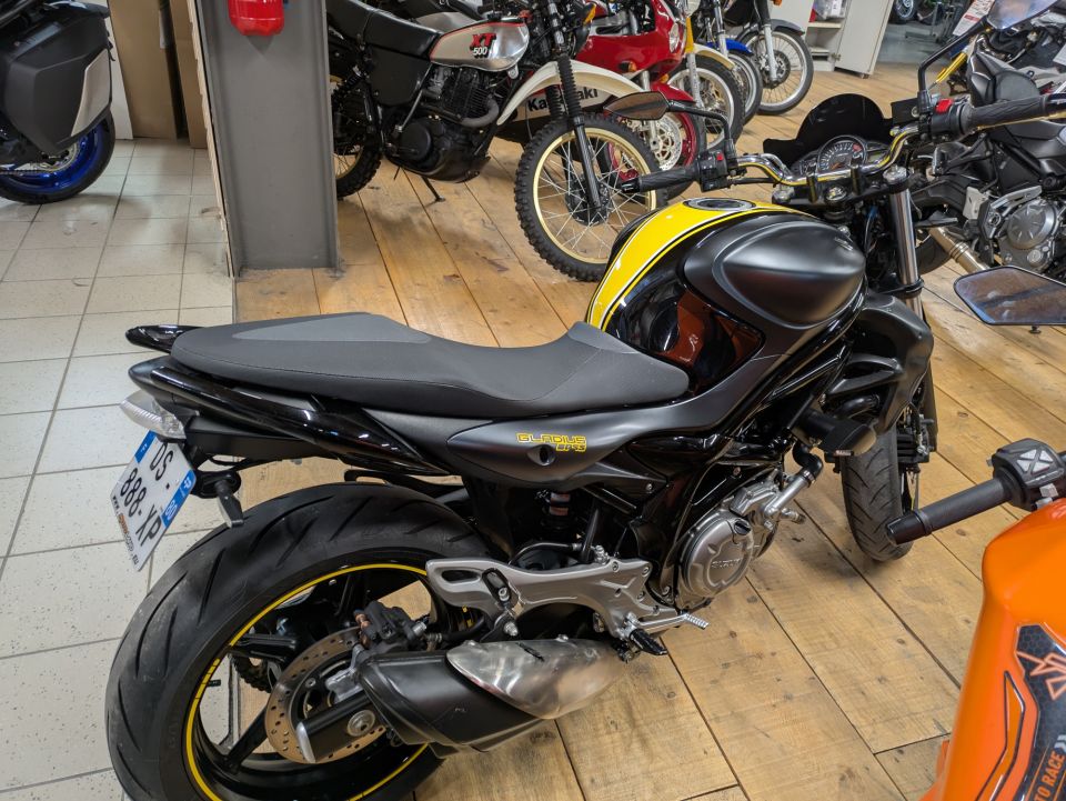 SUZUKI GLADIUS 650 50