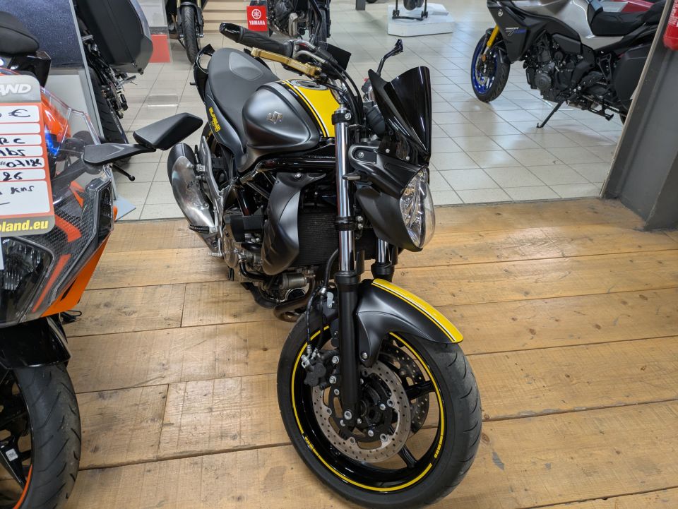 SUZUKI GLADIUS 650 0