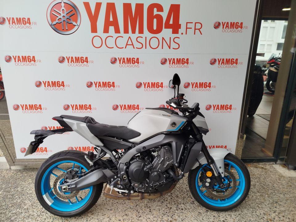 YAMAHA MT-09 0