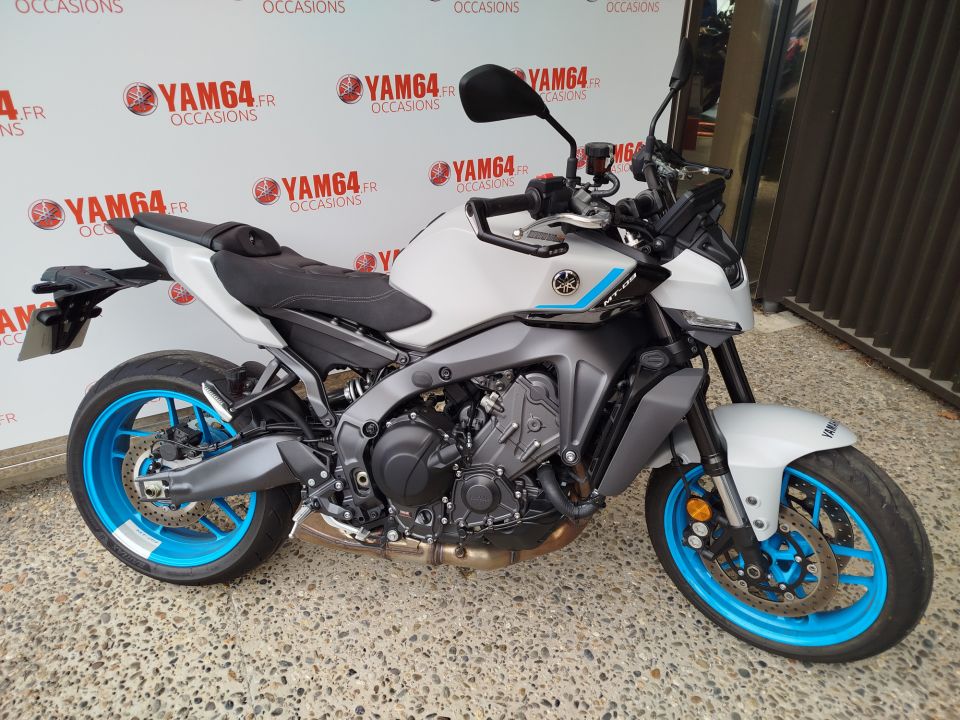 YAMAHA MT-09 3