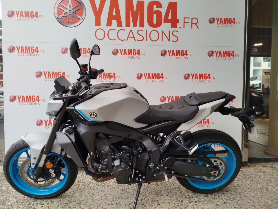 YAMAHA MT-09 5