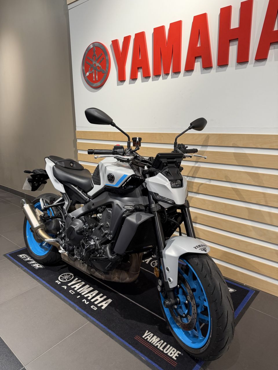 YAMAHA MT-09 2