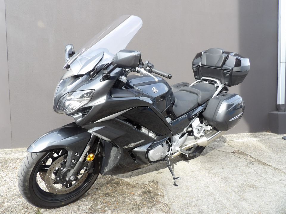 YAMAHA FJR 1300 AE 6