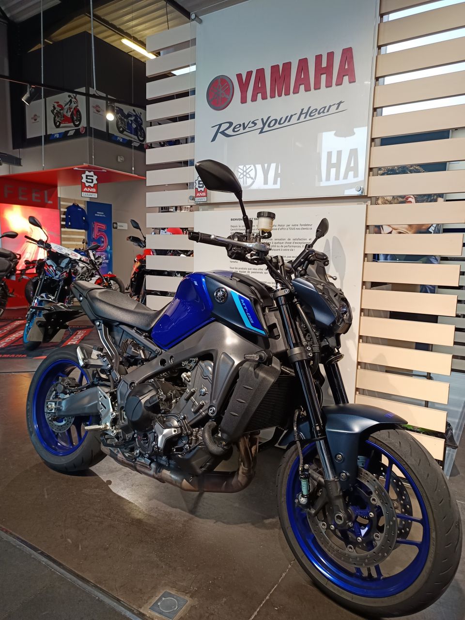 YAMAHA MT-09 0