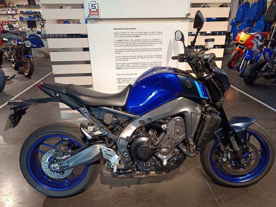 YAMAHA MT-09 1