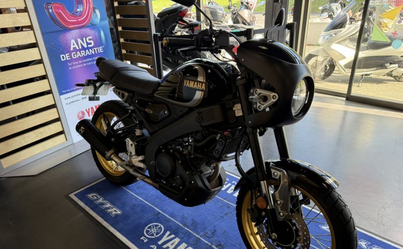 YAMAHA XSR 125 Legacy 1
