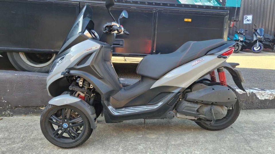 PIAGGIO MP3 300 HPE ABS ASR 0