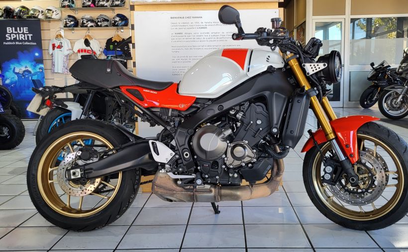 YAMAHA XSR 900 2