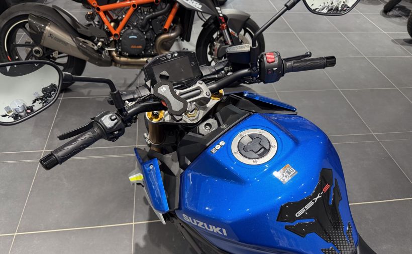 SUZUKI GSX-S 1000 2
