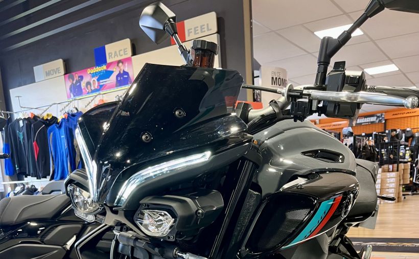 YAMAHA MT-10 3