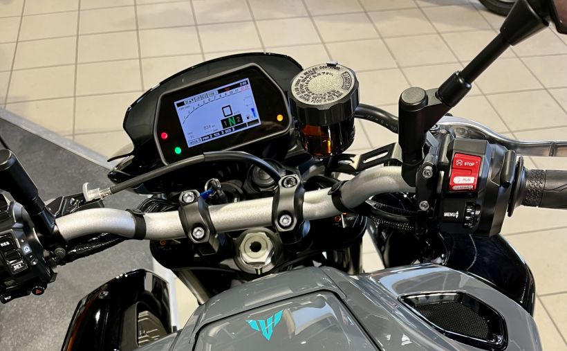 YAMAHA MT-10 4