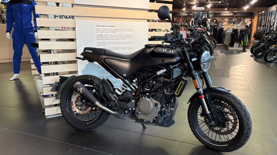 HUSQVARNA SVARTPILEN 401 1