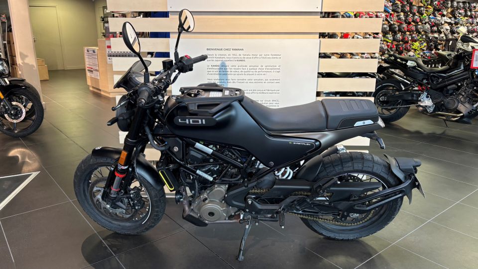 HUSQVARNA SVARTPILEN 401 3