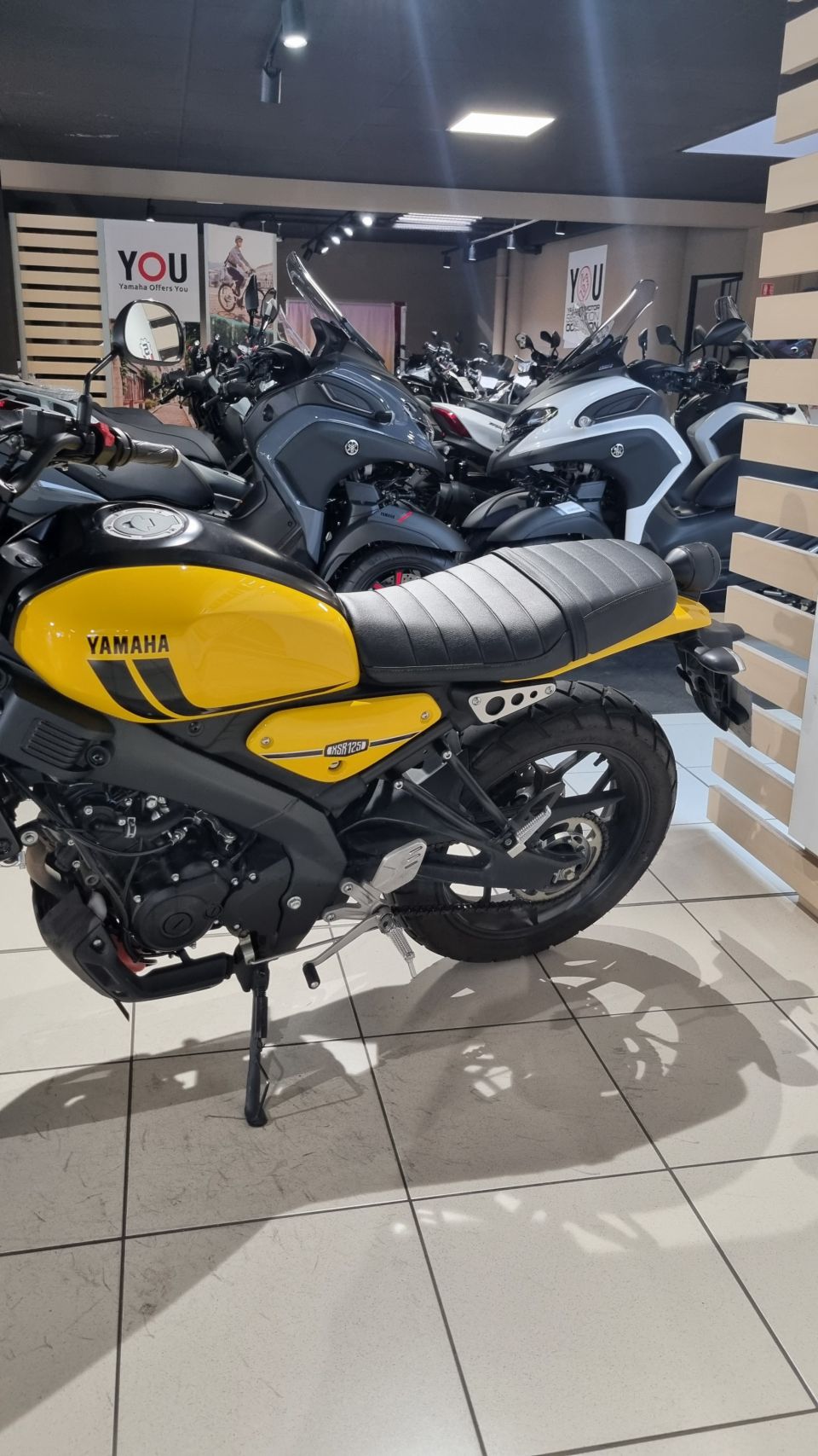 YAMAHA XSR 125 3