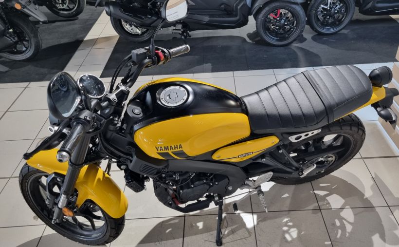 YAMAHA XSR 125 4