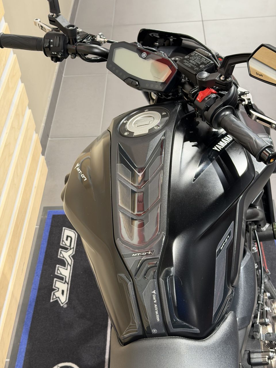 YAMAHA MT-07 (47.5CV) 4