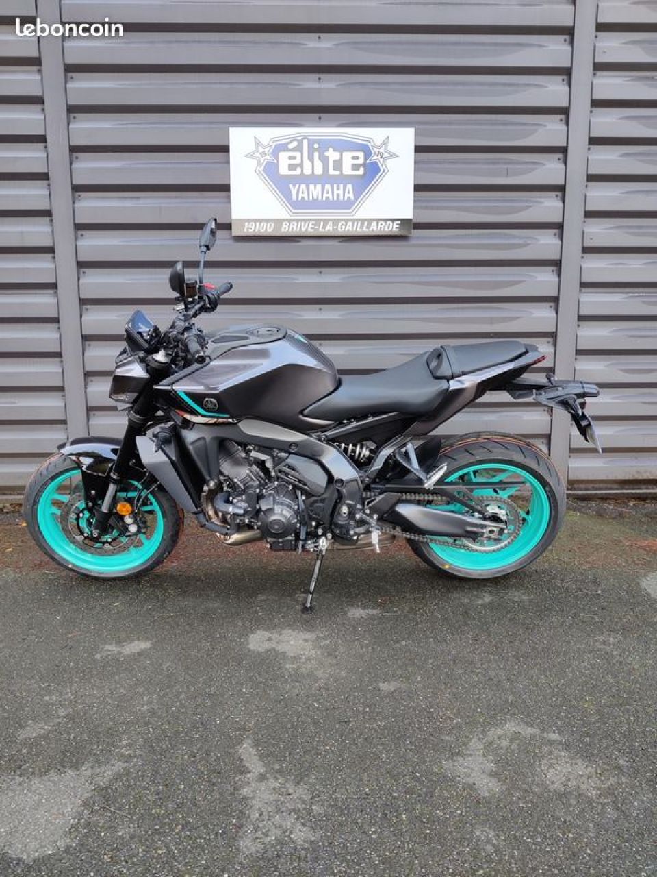 YAMAHA MT-09  Y-AMT 3