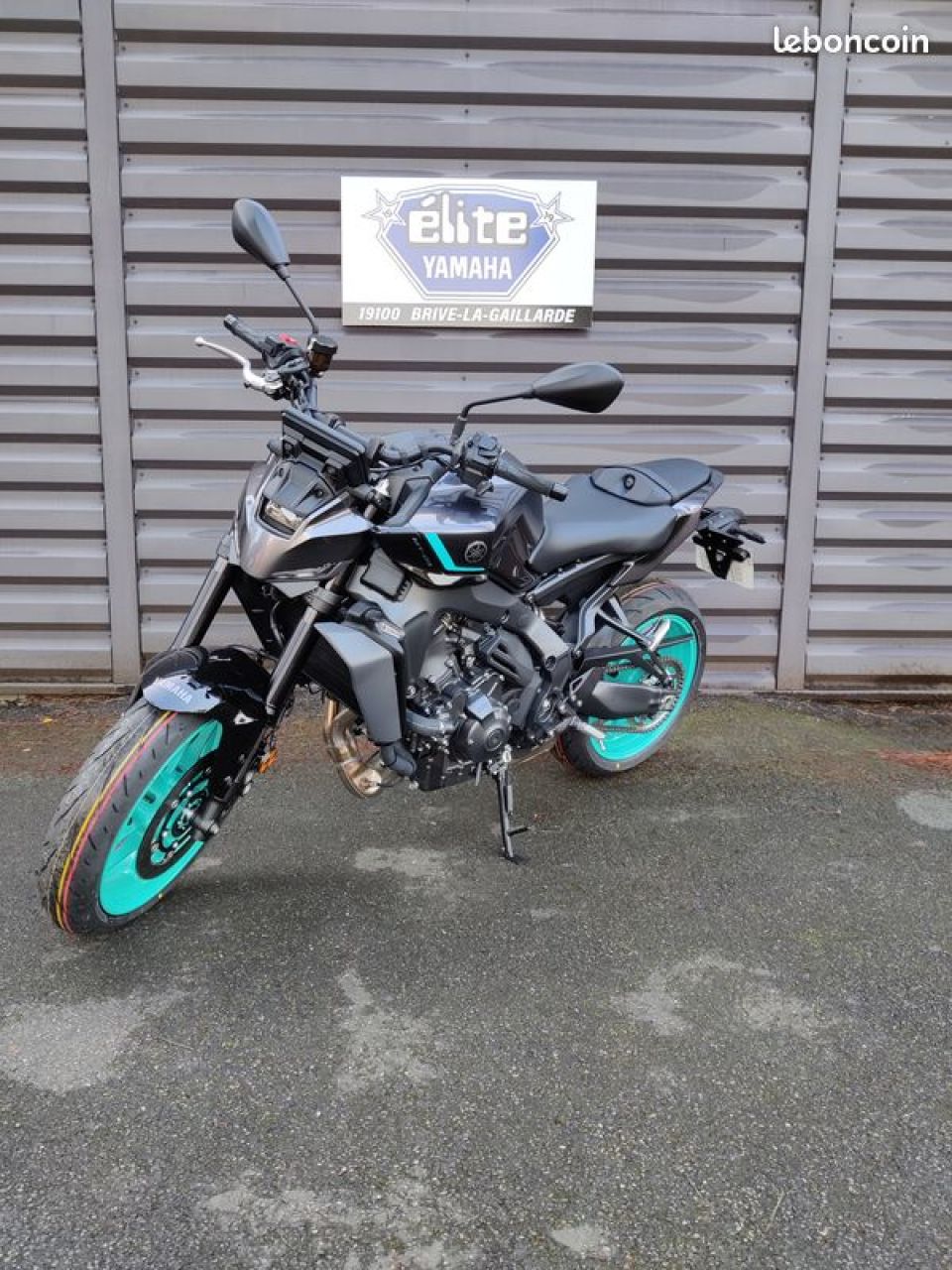 YAMAHA MT-09  Y-AMT 1