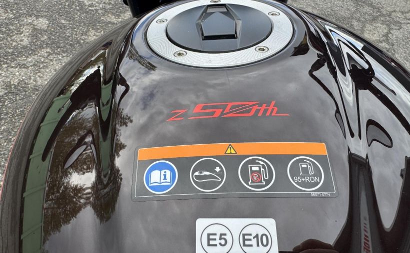 KAWASAKI Z 900 RS 50TH 8