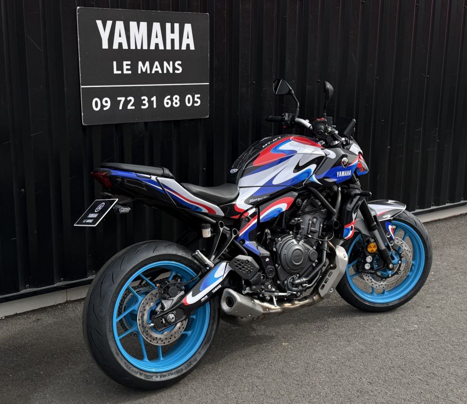 YAMAHA MT-07 10