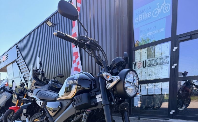 YAMAHA XSR 125 Legacy 1