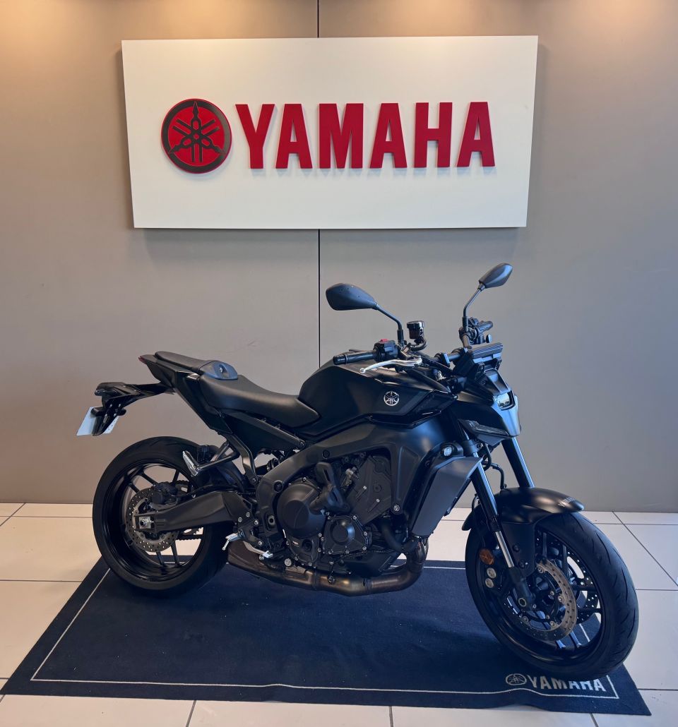 YAMAHA MT-09  Y-AMT 0