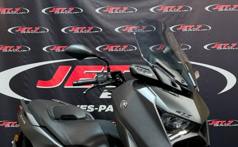 YAMAHA XMAX 300 0