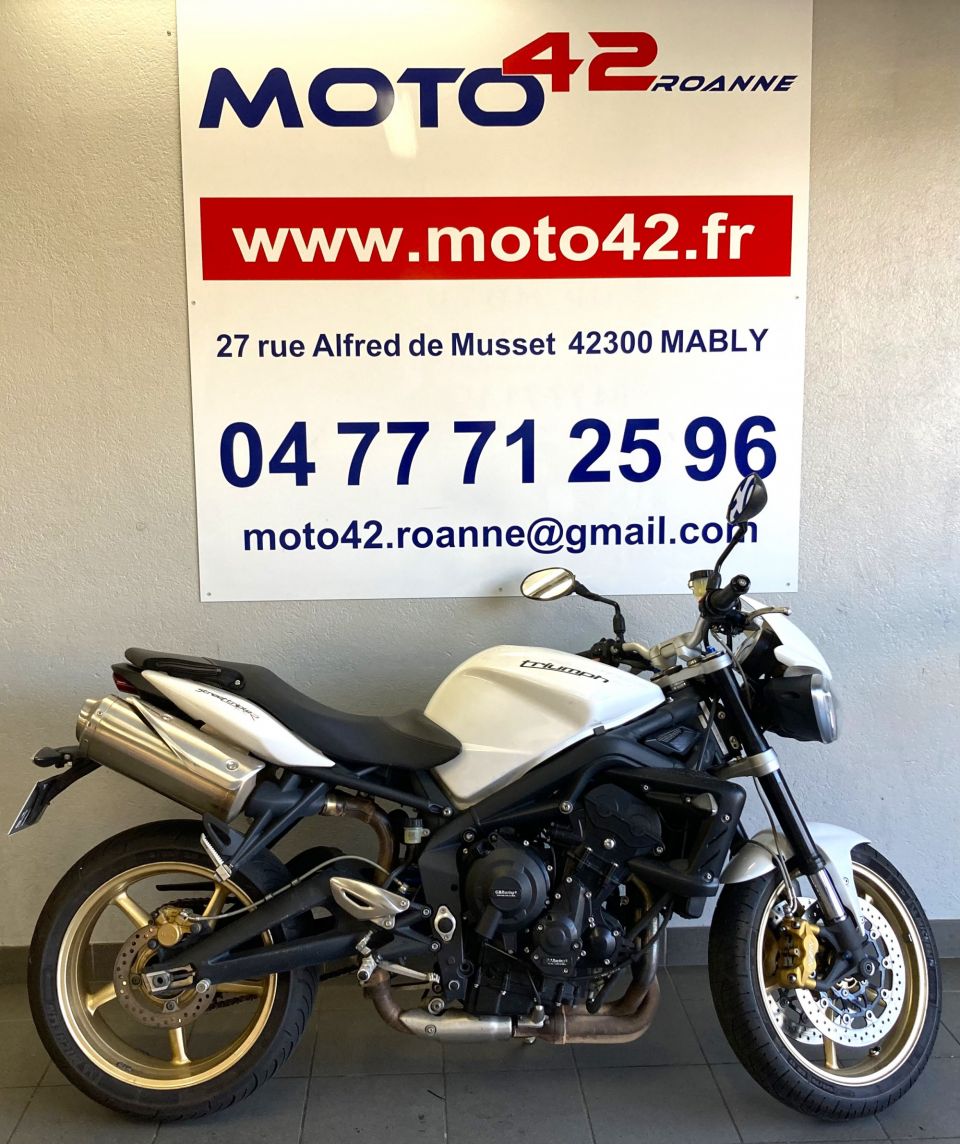 TRIUMPH STREET TRIPLE 675 R 6