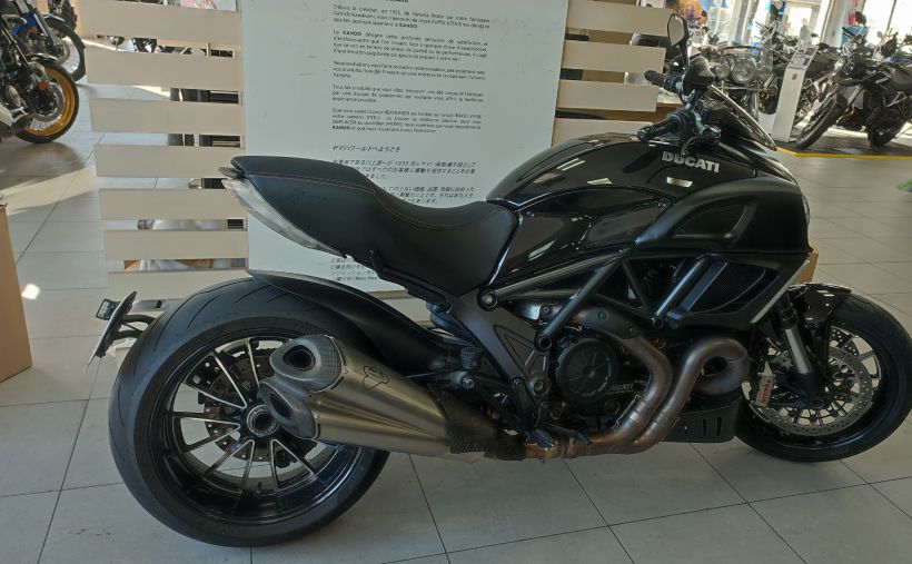 DUCATI DIAVEL 1