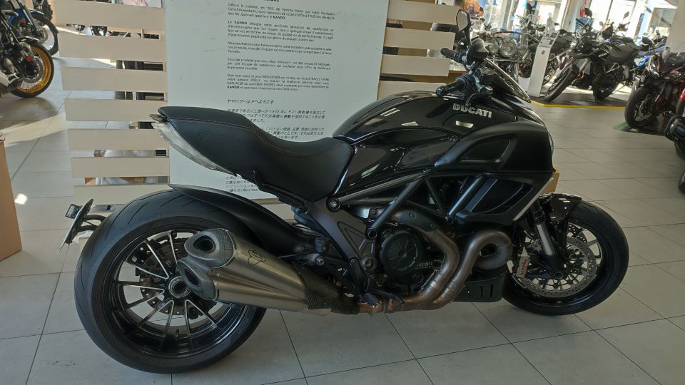 DUCATI DIAVEL 9