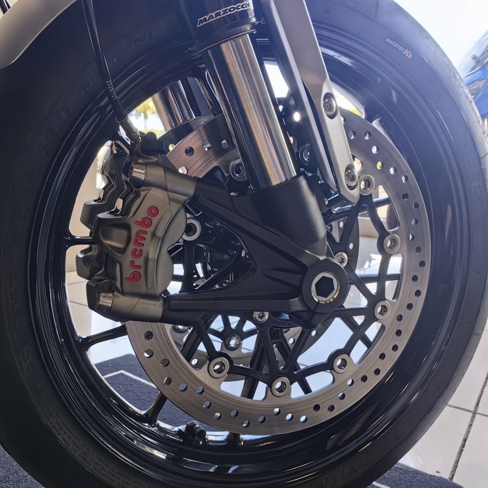 TRIUMPH SPEED TWIN 1200 10