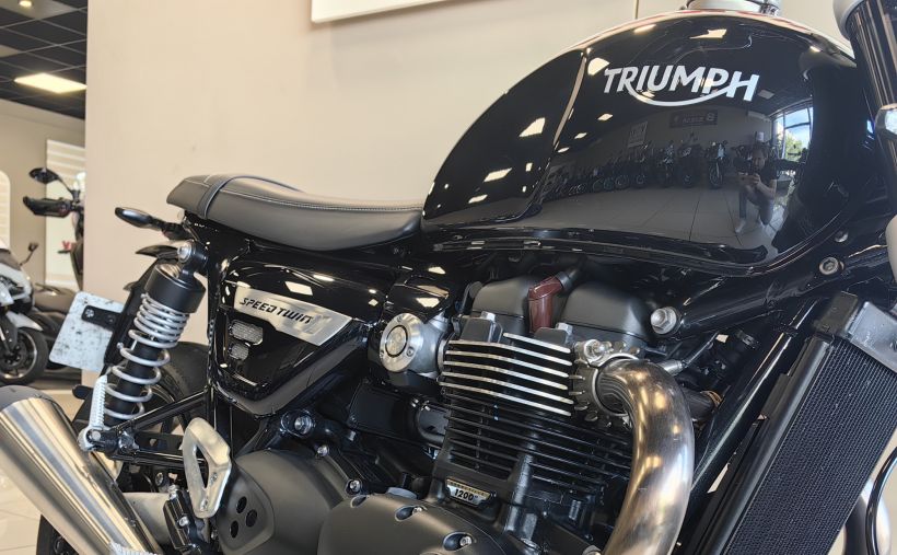TRIUMPH SPEED TWIN 1200 6